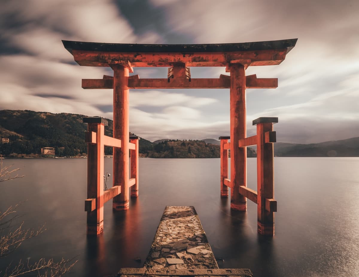 Japon limanı ve teknesi