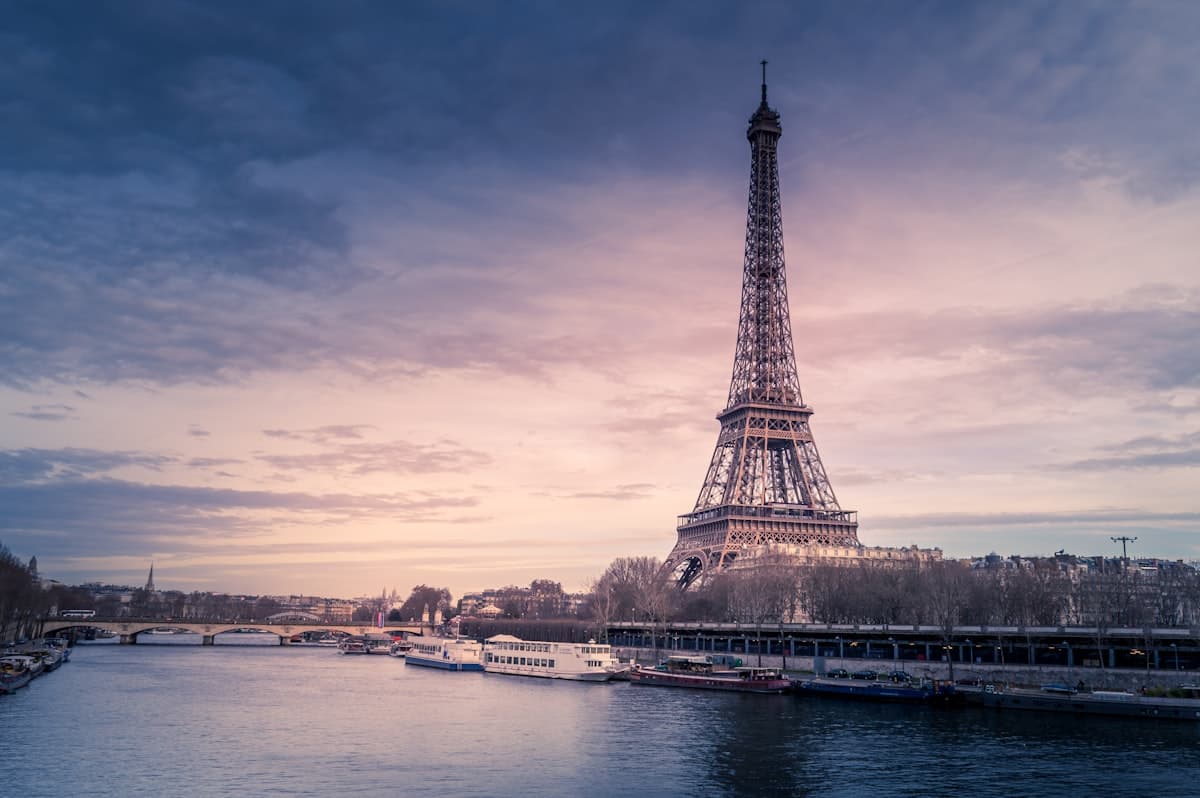 Paris Eyfel Kulesi